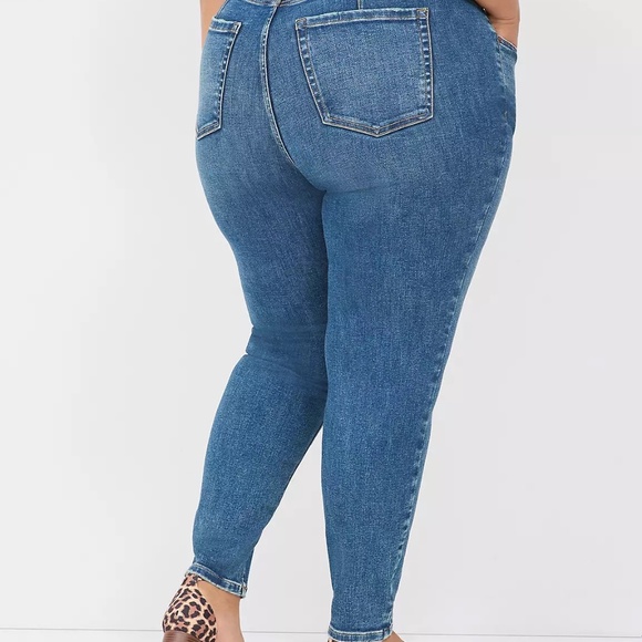 👖 Signature Fit Skinny Jeans w/ Front Seaming 👖 - Picture 6 of 15